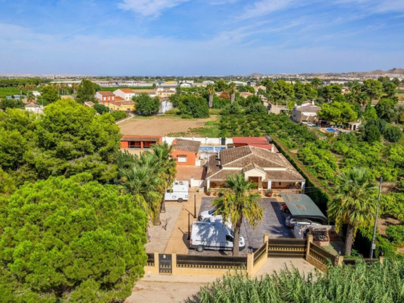 6-bedroom Country House In Almoradi, Spain (300 M²)