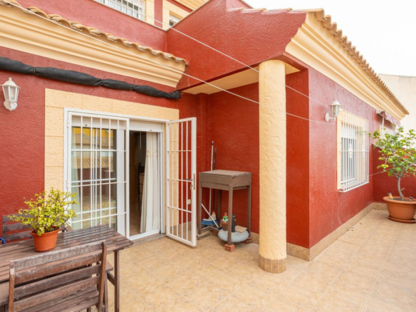 4-bedroom House In Los Alcázares, Spain (178 M²)