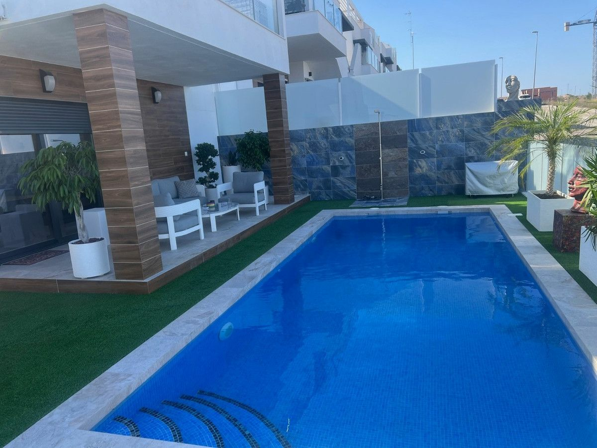 Villa In Los Montesinos