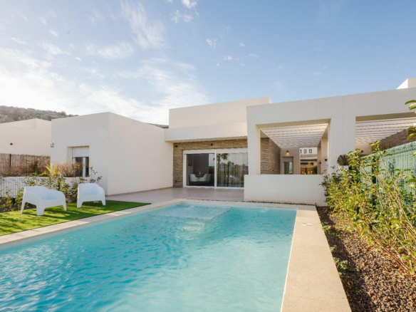 4-bedroom Villa In Algorfa, Spain (362 M²)