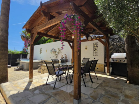 5-bedroom Villa In Algorfa, Spain (217 M²)