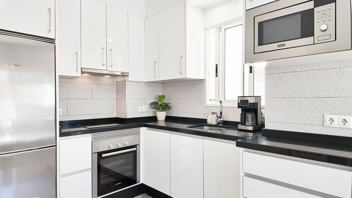 2-bedroom Apartment In Torrevieja, Spain (62 M²)