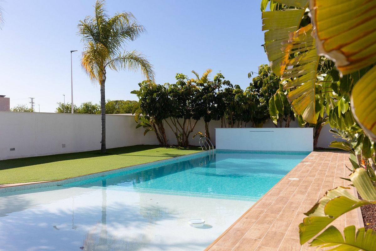 2-bedroom Apartment In Pilar De La Horadada, Spain (77 M²)