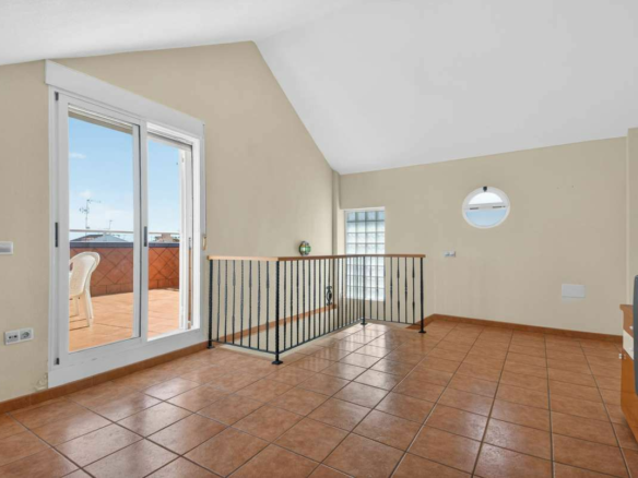 5-bedroom Villa In Santiago De La Ribera, Spain (256 M²)
