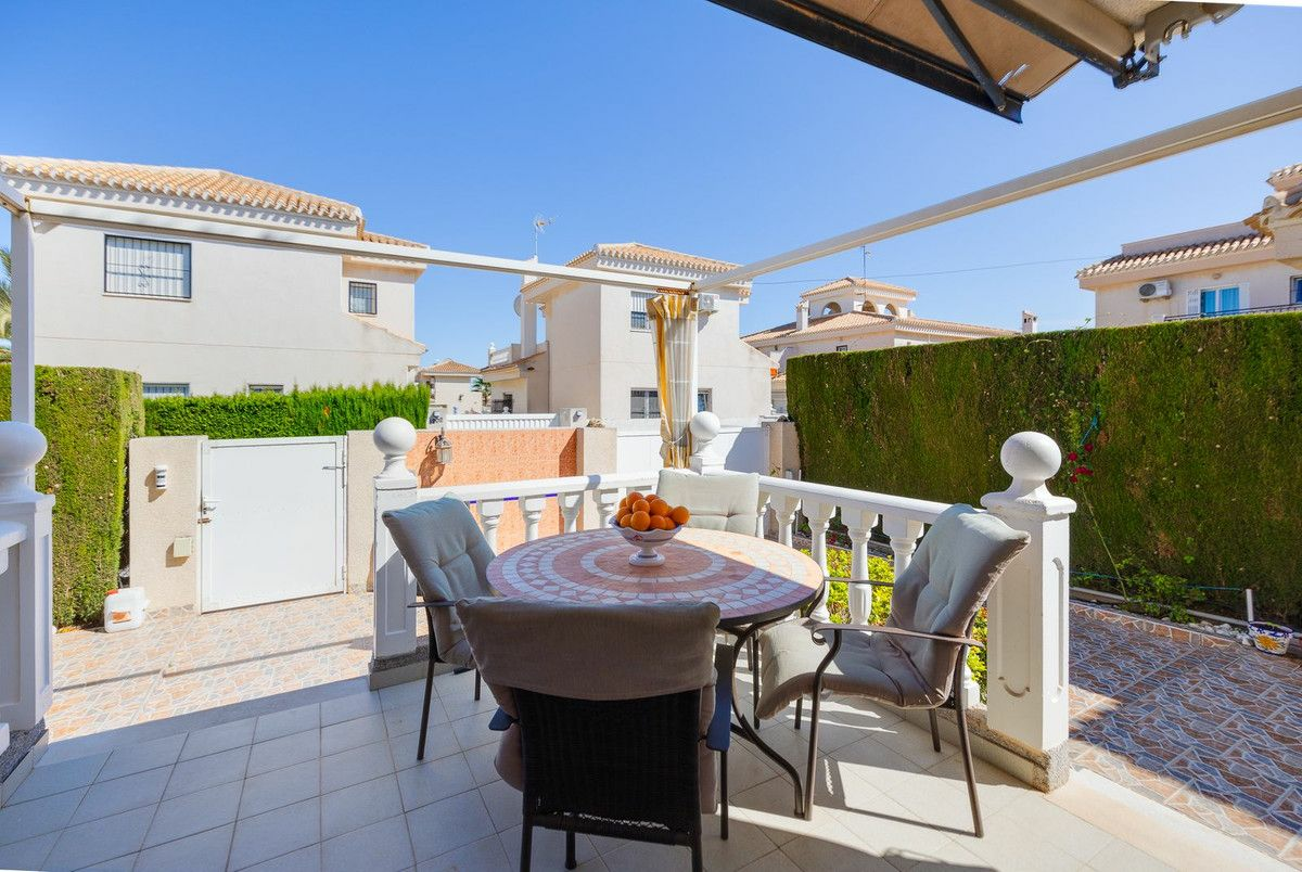 3-bedroom Villa In Orihuela Costa, Spain (125 M²)