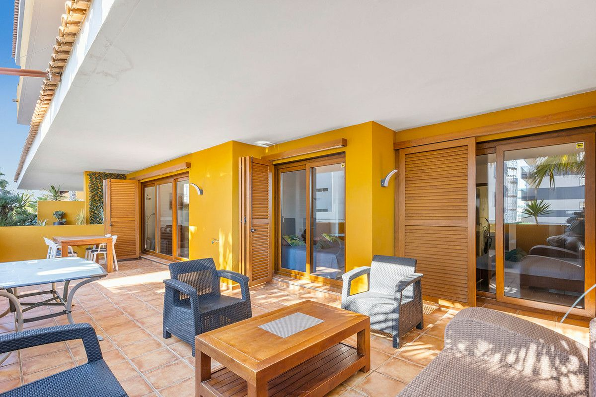 2-bedroom Apartment In Orihuela Costa, Spain (84 M²)