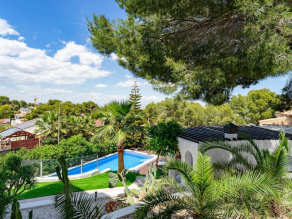 6-bedroom Villa In Orihuela Costa, Spain (286 M²)
