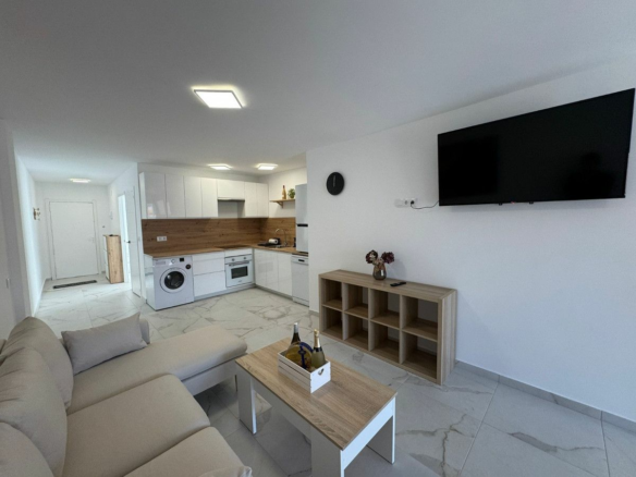 3-bedroom Apartment In Torrevieja, Spain (95 M²)