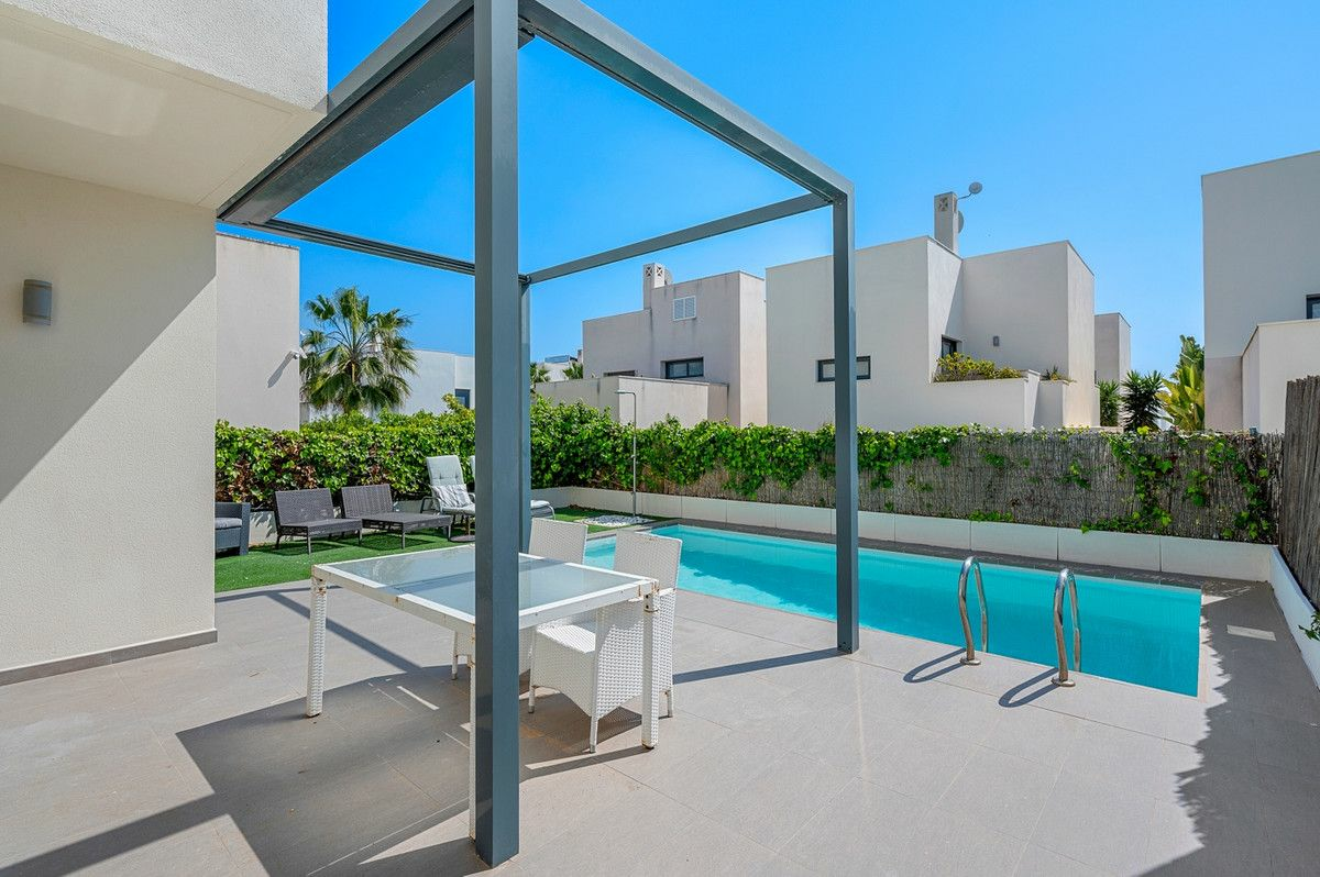 2-bedroom Villa In Rojales, Spain (92 M²)