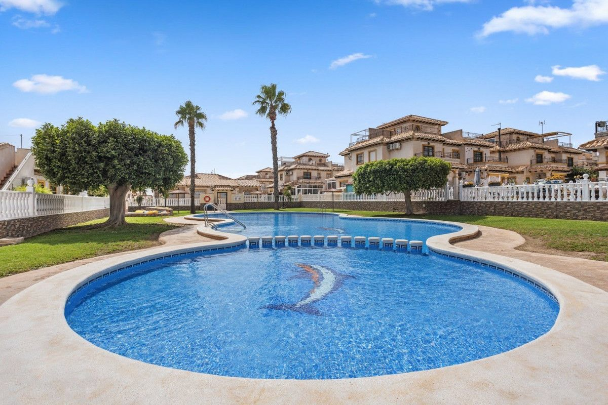 2-bedroom Villa In Orihuela Costa, Spain (75 M²)