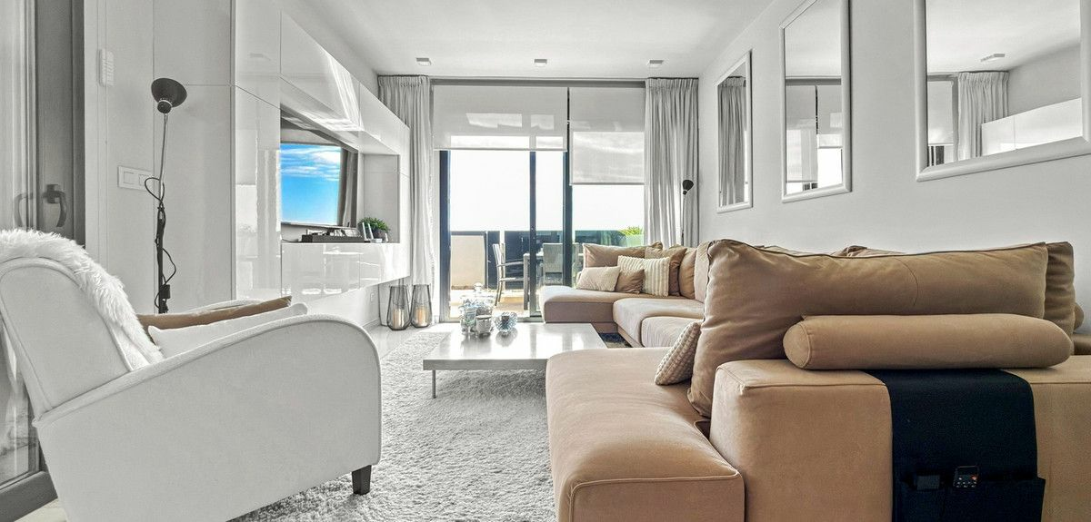 3-bedroom Apartment In Orihuela Costa, Spain (109 M²)