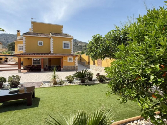 5-bedroom Villa In Orihuela, Spain (201 M²)