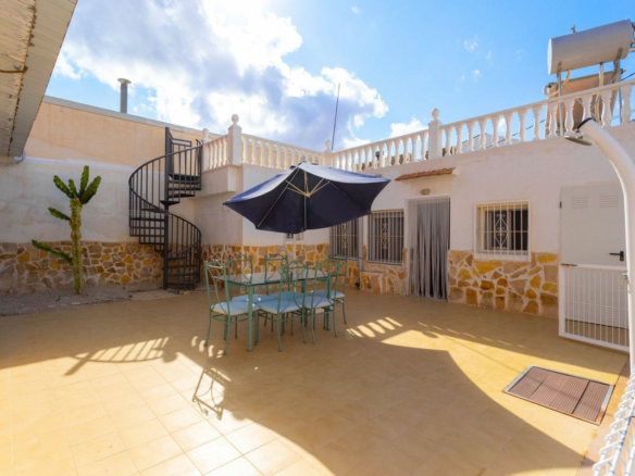 4-bedroom House In Los Montesinos, Spain (152 M²)