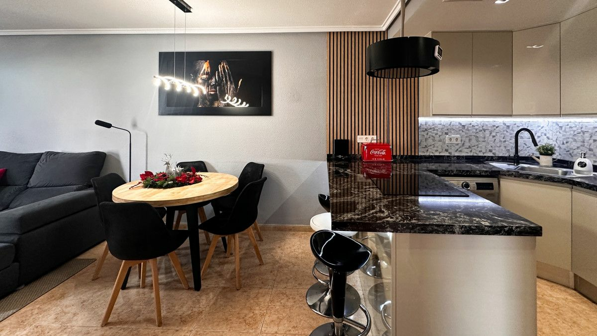 3-bedroom Apartment In Torrevieja, Spain (94 M²)