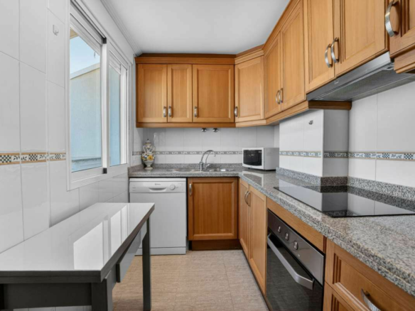 3-bedroom Apartment In Torrevieja, Spain (92 M²)