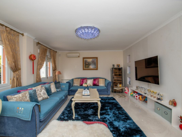 4-bedroom Villa In Torrevieja, Spain (234 M²)