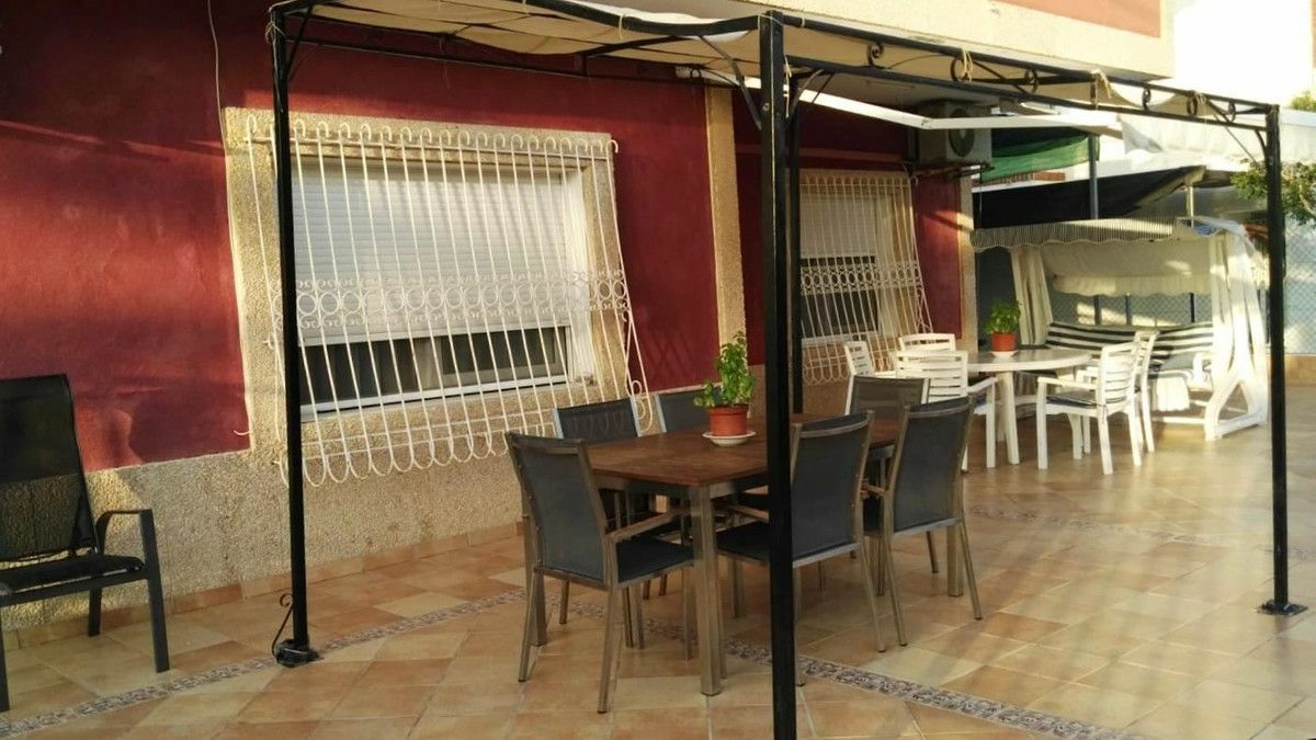 4-bedroom Apartment In Los Alcázares, Spain (145 M²)