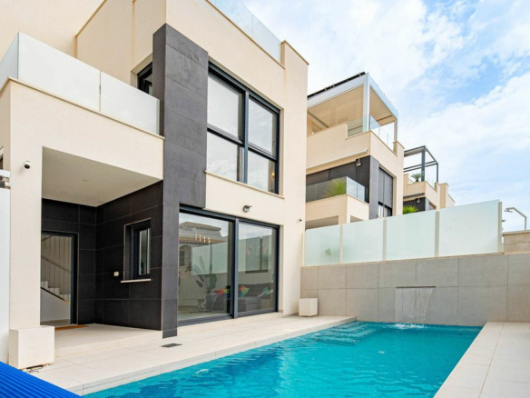 4-bedroom Villa In Orihuela Costa, Spain (203 M²)