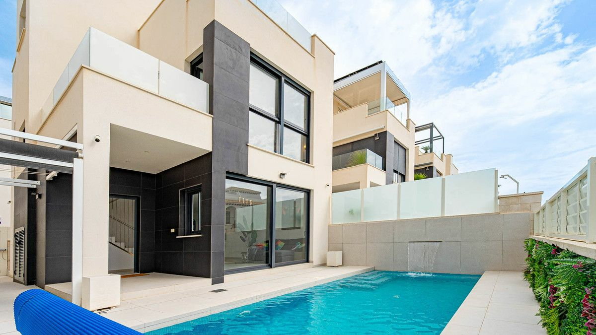 4-bedroom Villa In Orihuela Costa, Spain (203 M²)