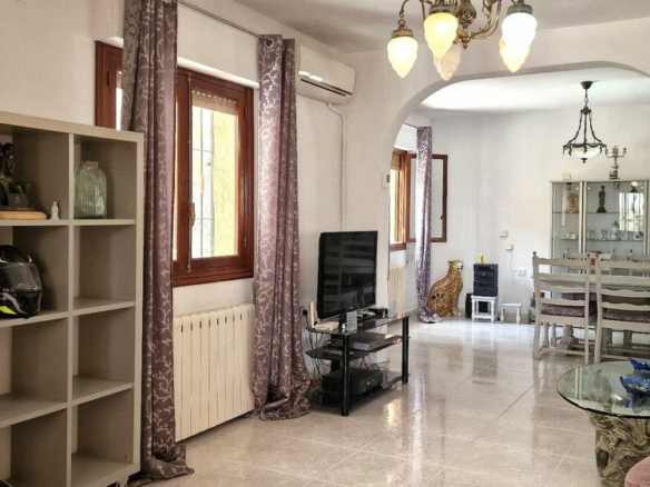 6-bedroom Villa In Orihuela, Spain (250 M²)