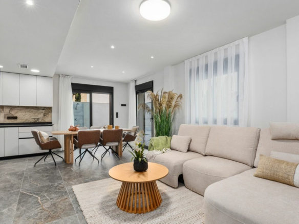 4-bedroom Villa In Pilar De La Horadada, Spain (121 M²)