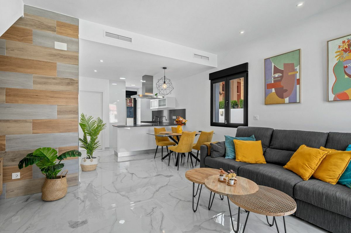 3-bedroom Villa In Torrevieja, Spain (105 M²)