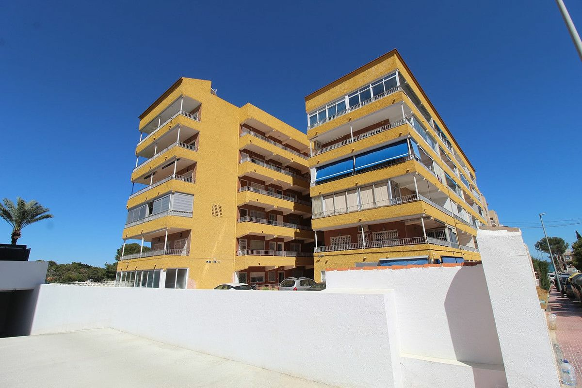 2-bedroom Apartment In Orihuela Costa, Spain (89 M²)