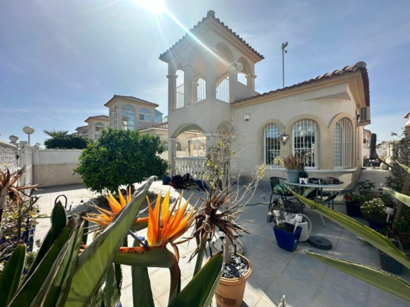 2-bedroom Villa In Algorfa, Spain (85 M²)