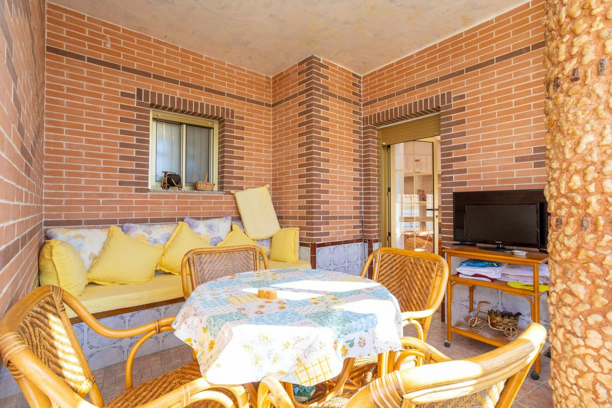 4-bedroom Villa In La Union, Spain (163 M²)