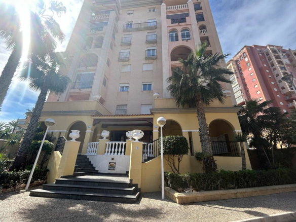 3-bedroom Apartment In Torrevieja, Spain (95 M²)