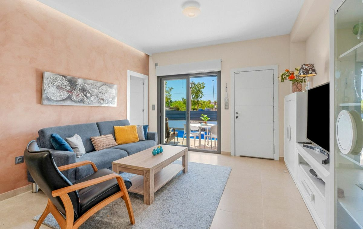 3-bedroom House In Formentera Del Segura, Spain (122 M²)