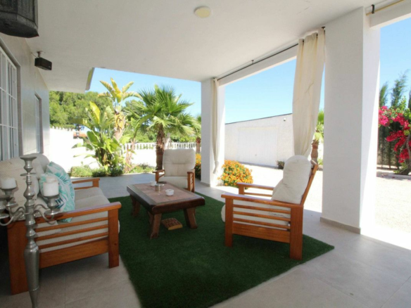 Villa In Elche
