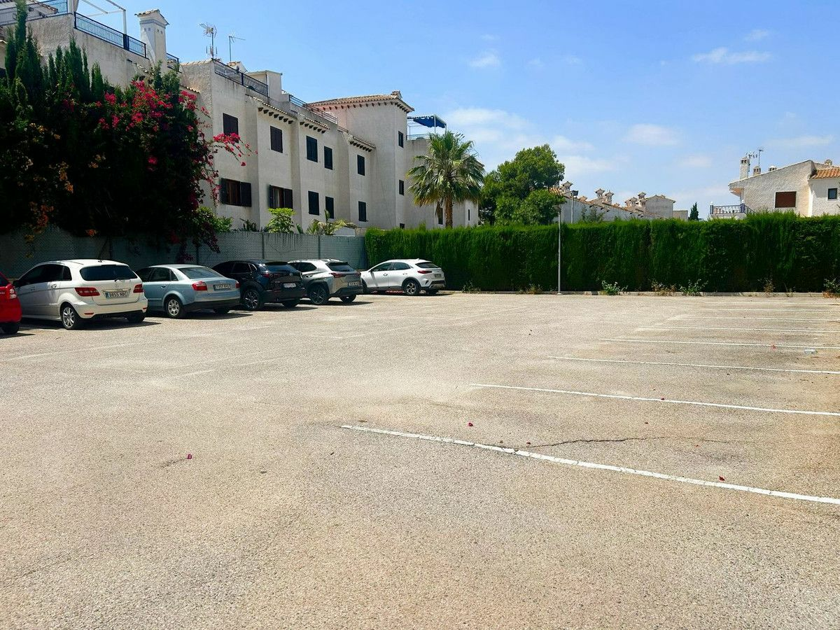3-bedroom Apartment In Orihuela Costa, Spain (92 M²)