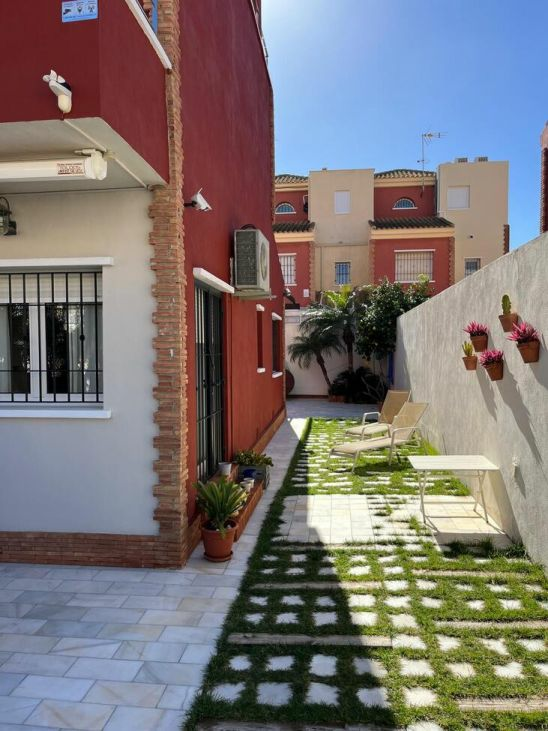 4-bedroom Villa In Pilar De La Horadada, Spain (155 M²)