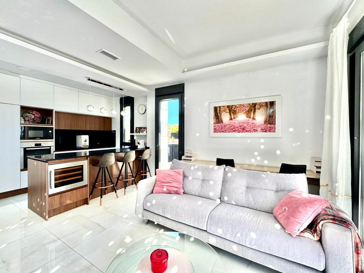 4-bedroom Villa In Orihuela Costa, Spain (271 M²)