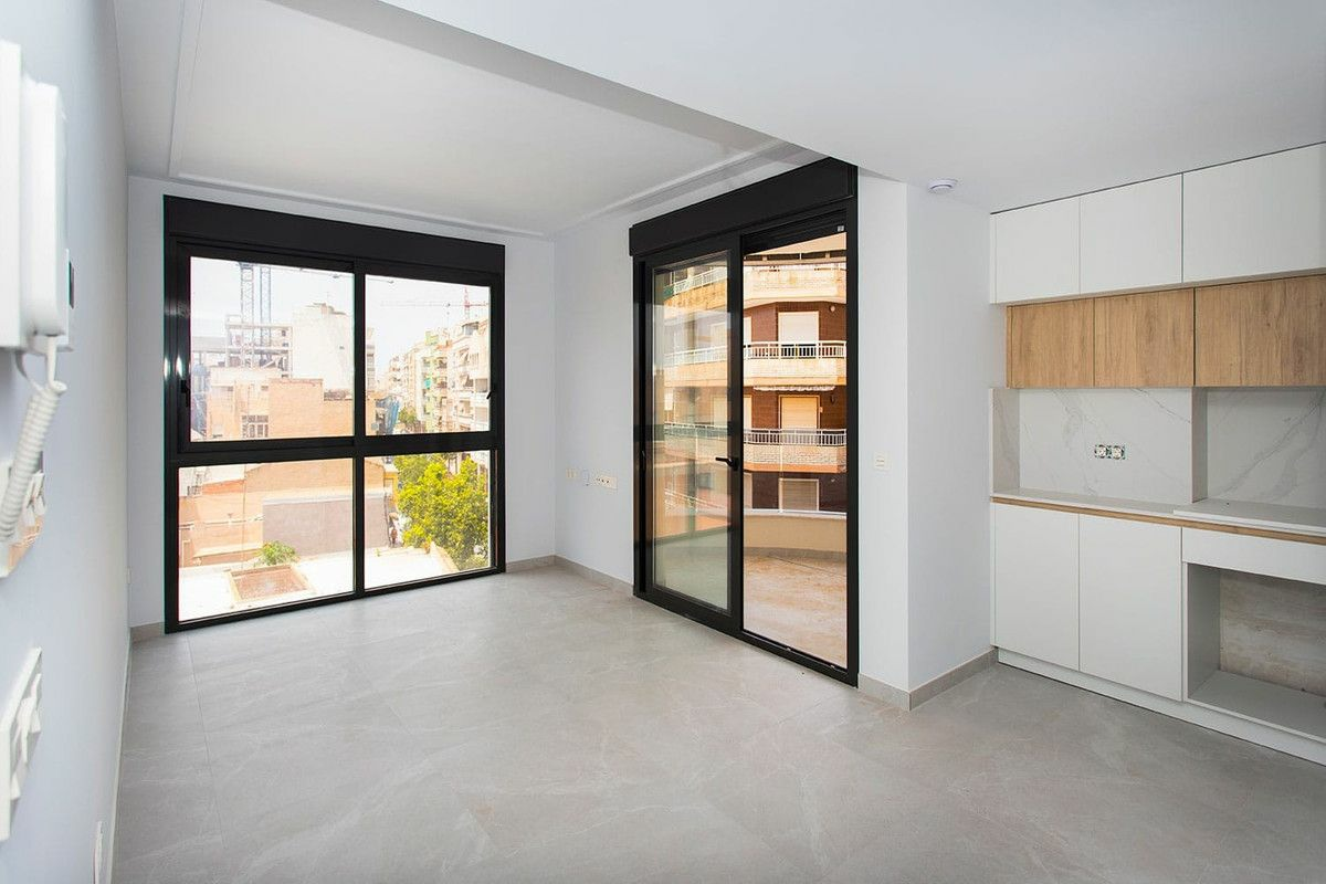 2-bedroom Apartment In Torrevieja, Spain (86 M²)