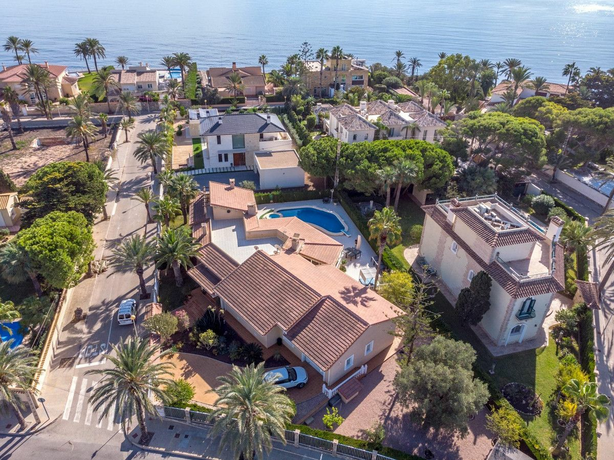 3-bedroom Villa In Cabo Roig, Spain (340 M²)
