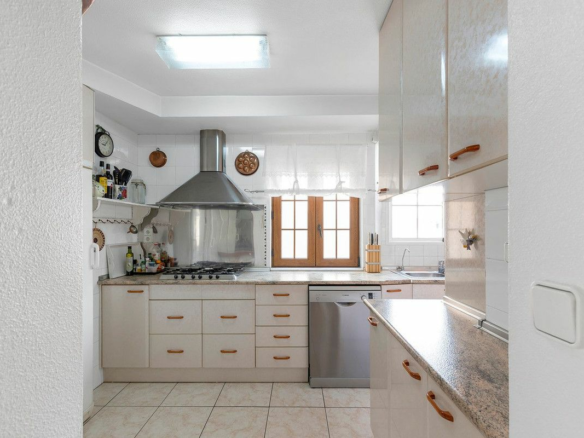 4-bedroom Apartment In Torrevieja, Spain (160 M²)