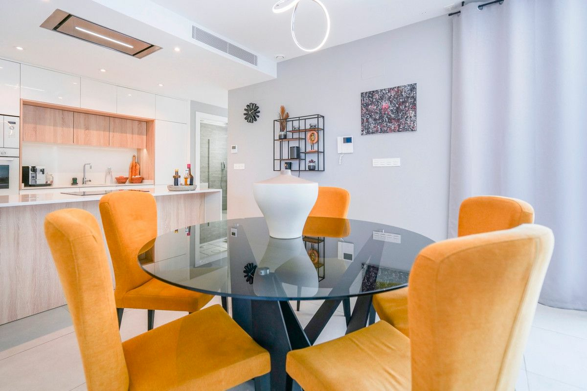4-bedroom Villa In Benijofar, Spain (240 M²)