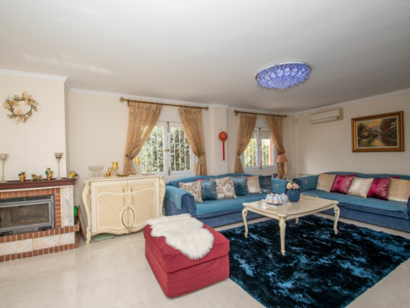 4-bedroom Villa In Torrevieja, Spain (234 M²)