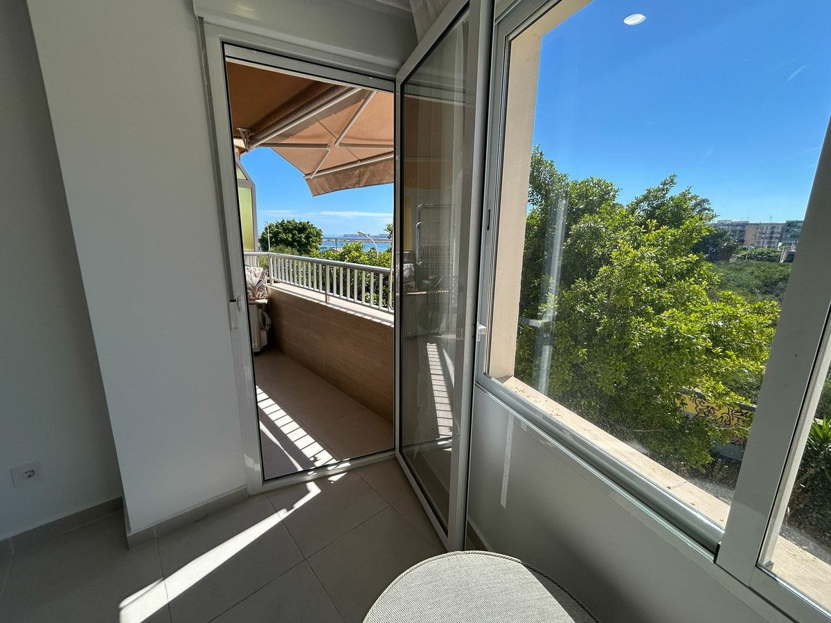3-bedroom Apartment In Torrevieja, Spain (80 M²)