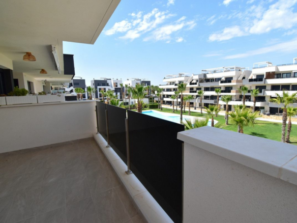 2-bedroom Apartment In Orihuela Costa, Spain (80 M²)