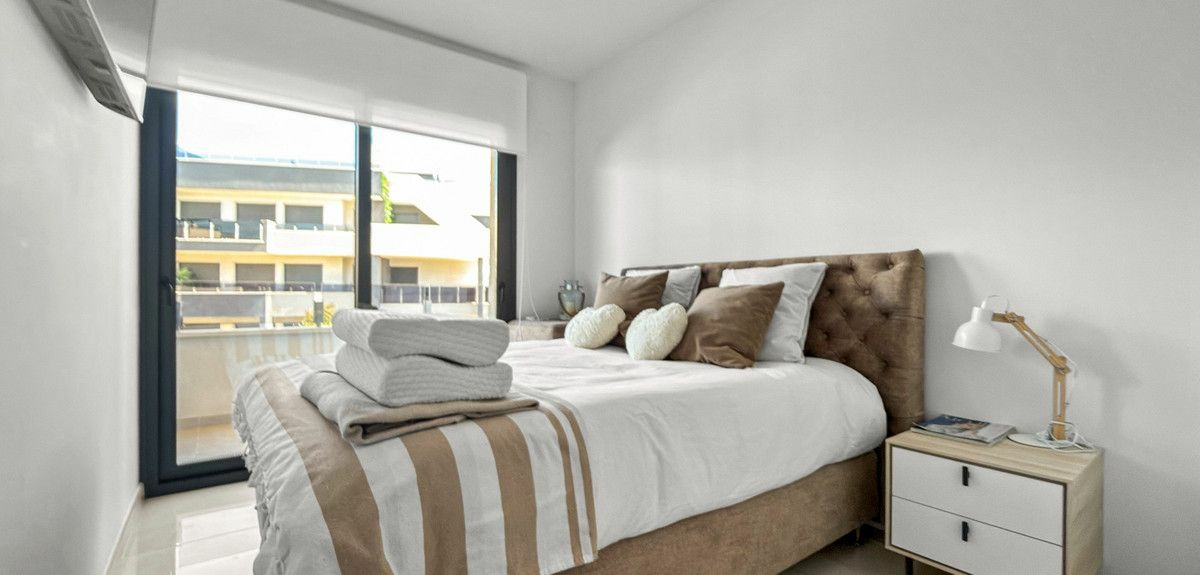 3-bedroom Apartment In Orihuela Costa, Spain (109 M²)