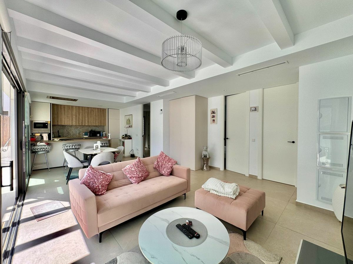 3-bedroom Villa In San Miguel De Salinas, Spain (90 M²)