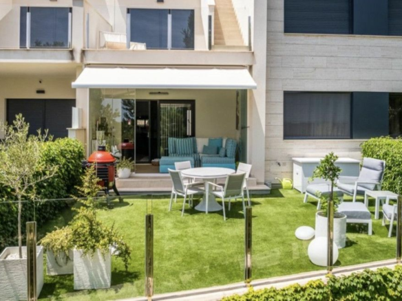 Apartment In Pilar De La Horadada