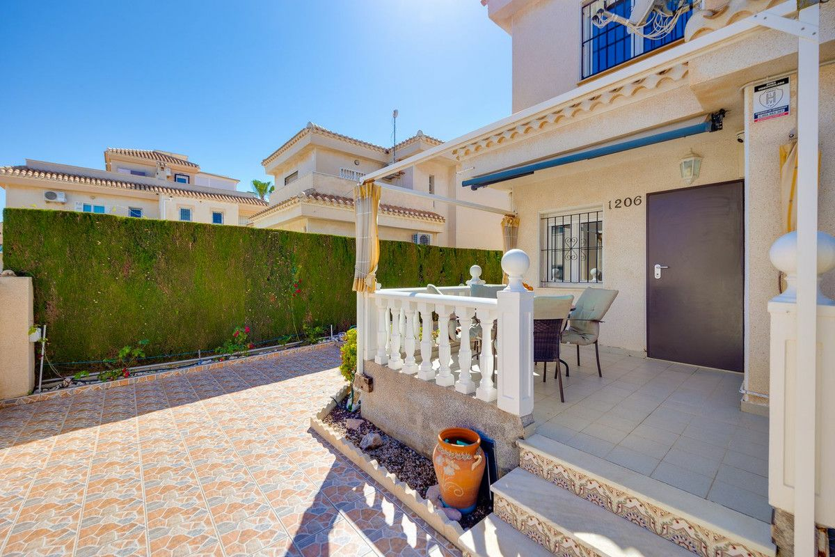 3-bedroom Villa In Orihuela Costa, Spain (125 M²)
