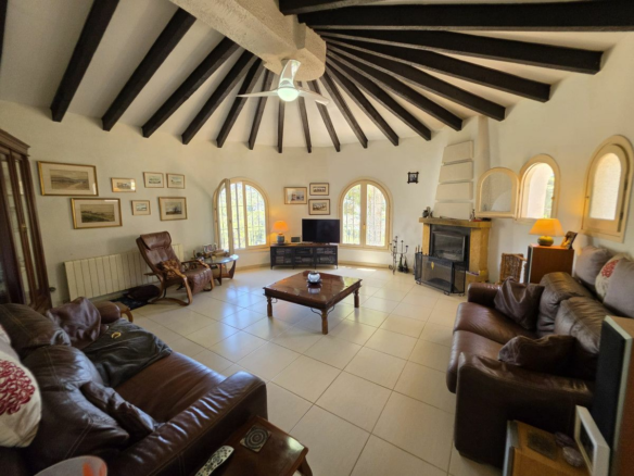 5-bedroom Villa In Algorfa, Spain (217 M²)