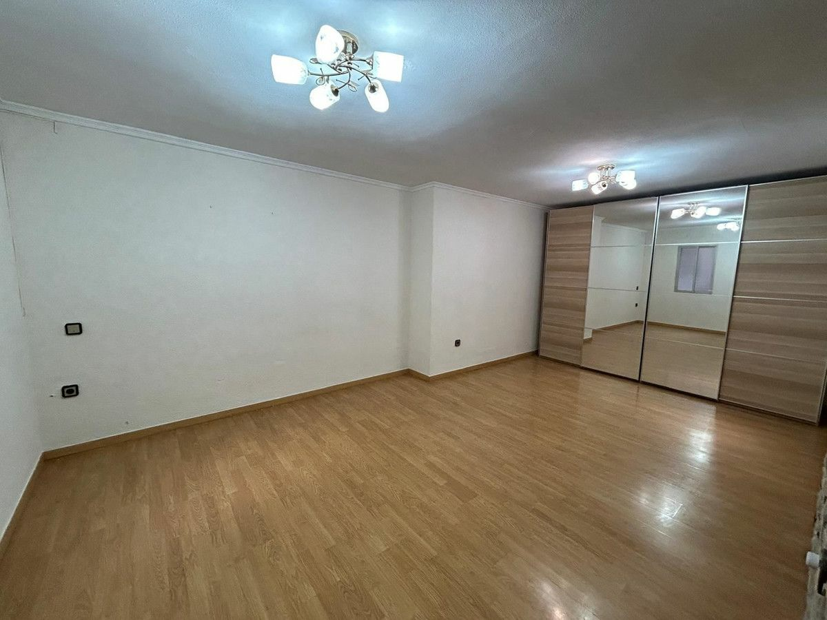 3-bedroom Apartment In Alicante, Spain (89 M²)