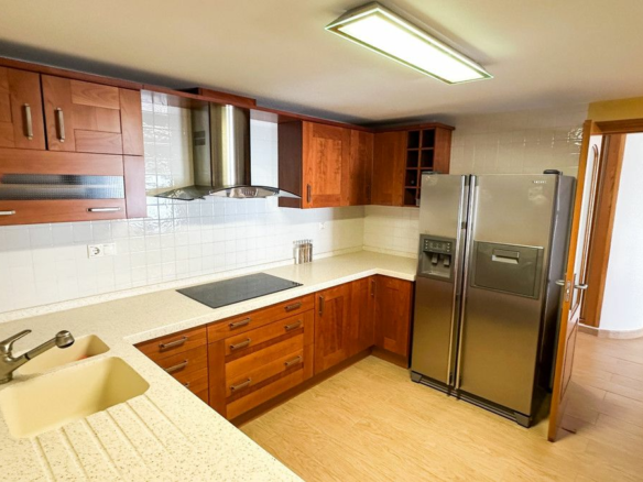 4-bedroom Apartment In Torrevieja, Spain (180 M²)
