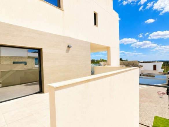 4-bedroom Villa In Benijofar, Spain (319 M²)